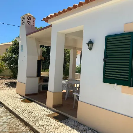 Guest House Alfarrobeiras-3