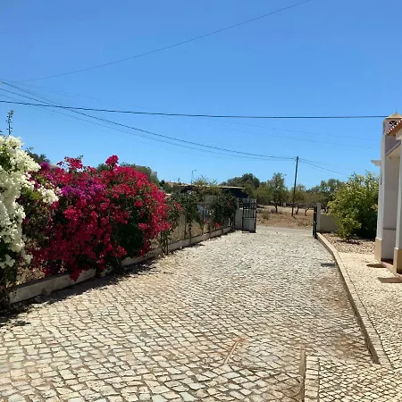 Guest House Alfarrobeiras-2