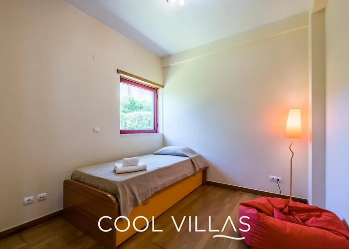 Villa Acquamarina - 5 Bedroom, Water Front Villa Albufeira