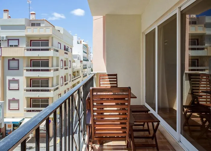 Monte Gordo Beach Flat With Balcony