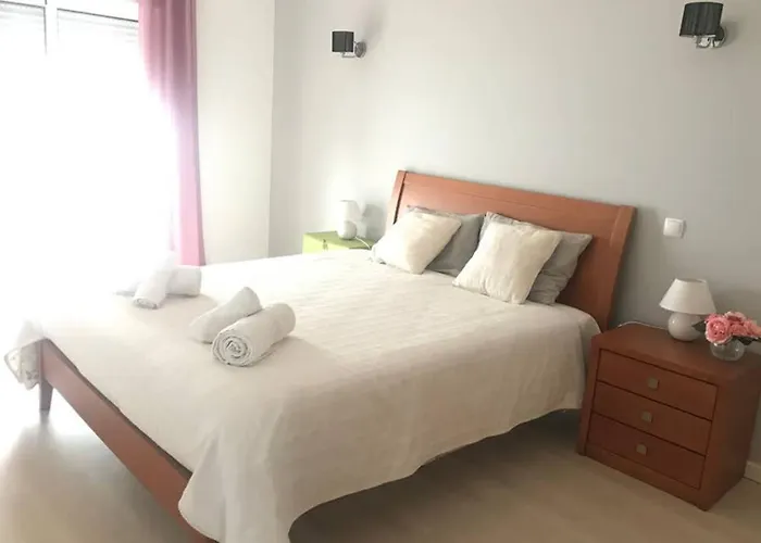 T2 Ferragudo Cosy Beach Apartment admite animales