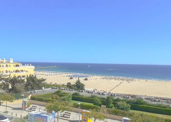 Huisdiervriedelijke Cozy Beach Front Apartment Portimão