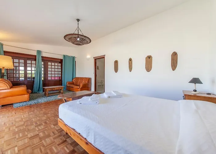 N - Astonishing Bay View Guesthouse Lagos