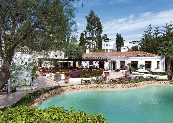 Armacao de Pera hotels near Praia Grande de Pera Poente beach