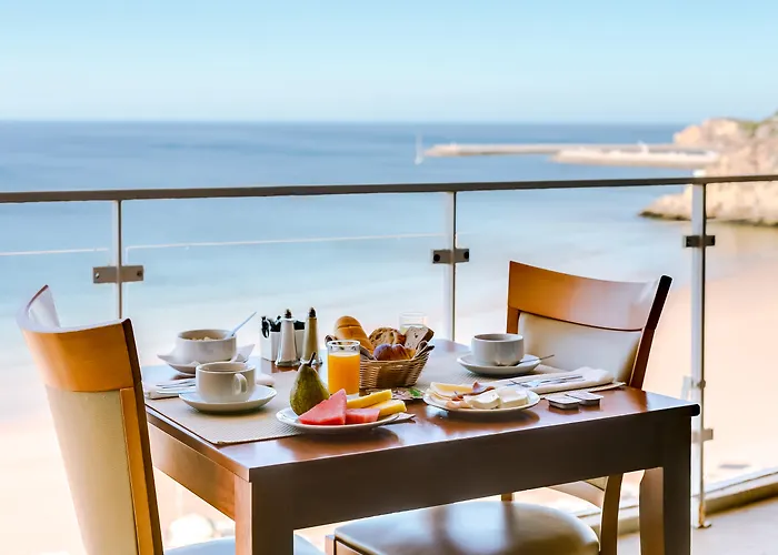 Albufeira hotels near Oura Beach