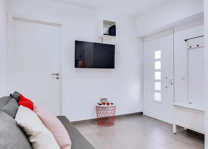 Villa Faro: Casa Trevo Com Terraco Bbq