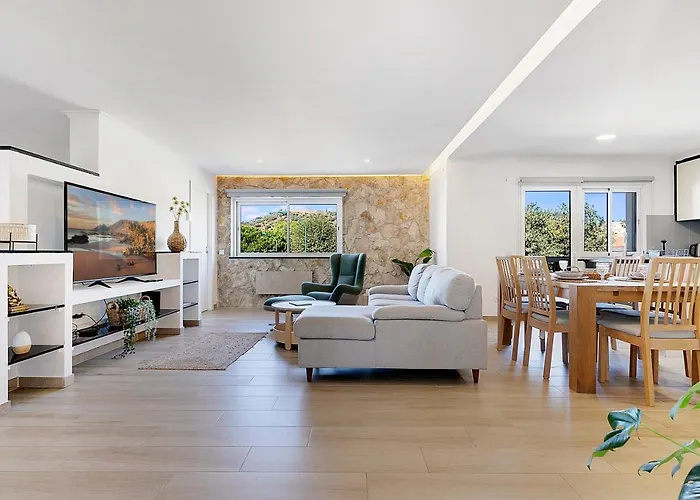 Casa Ferrera - Spacious Castle View Village Apt Aljezur