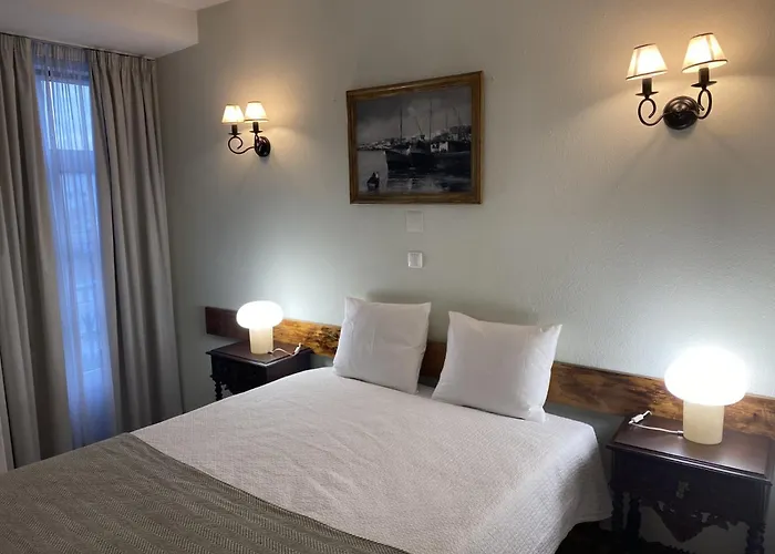 Portimao 3 Star Hotels near Fort of Santa Catarina