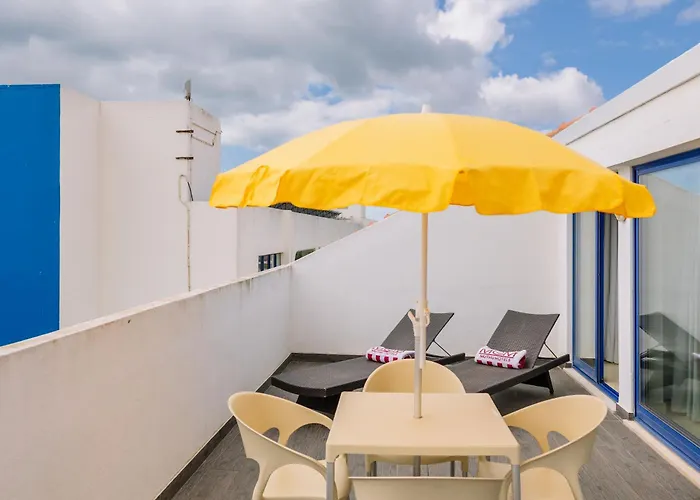 Hotéis perto de Praia dos Olhos de Água