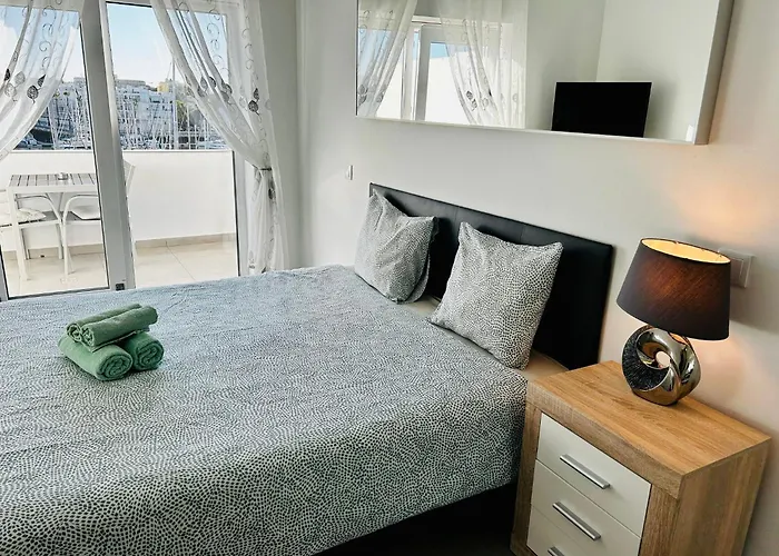 Lagos Marina View Studio Apartment On Main Avenue