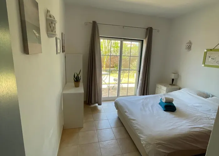 Spacious 3 Bedroom Villa With Pool Luz