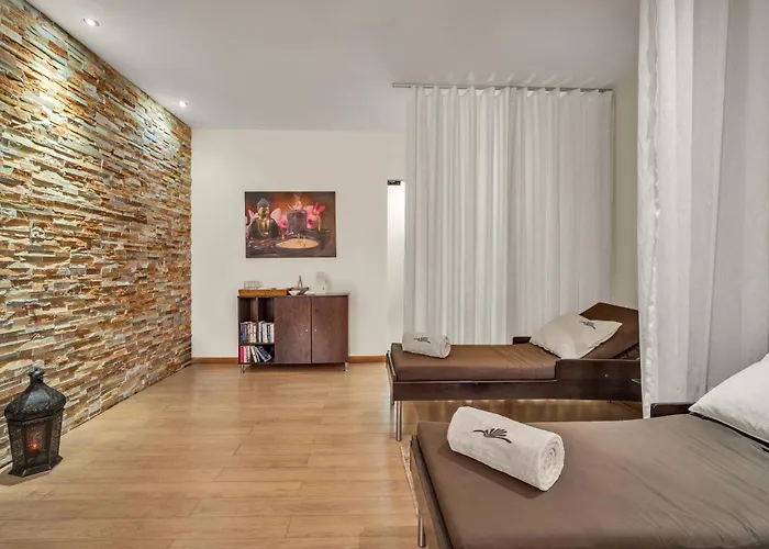 Hotéis perto de Praia da Oura