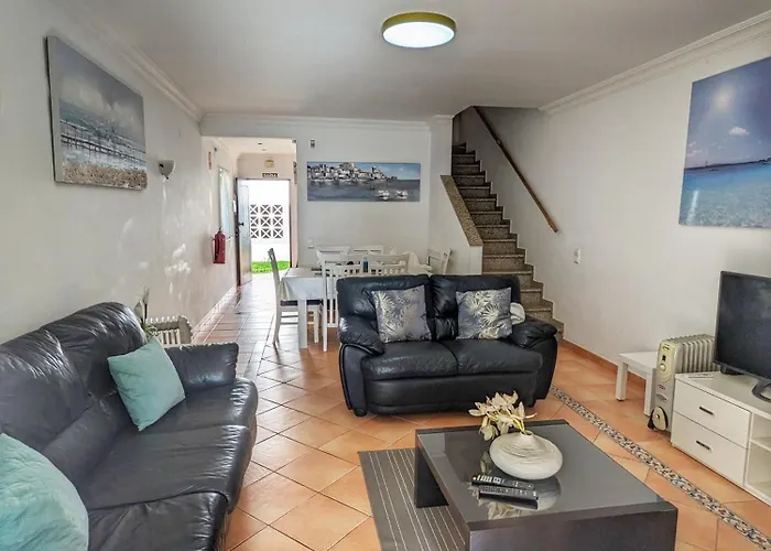 Townhouse 700M From Sao Rafael Beach Albufeira