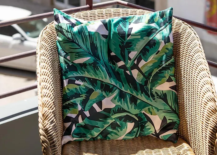 Huisdiervriedelijke Tropical 2 Bdr Apt In Lagos Centre By Lovelystay