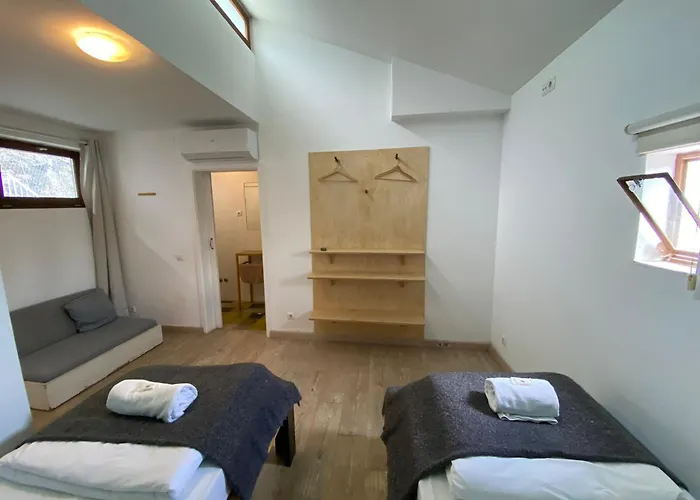 Amazigh Hostel Ensuite Rooms & Dorms With Shared Kitchen Aljezur