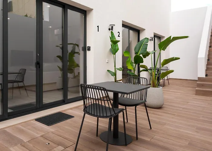 Villa 41 - Private Studios Faro Airport, Beach&City Center