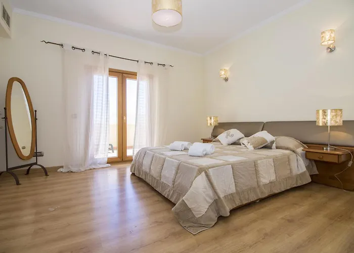 Villa Valentina By Algarve Holidays Almancil