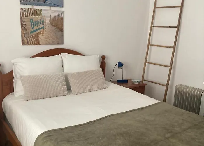 Haustierfreundliches Spacious House In Sagres With Private Patio & Bbq