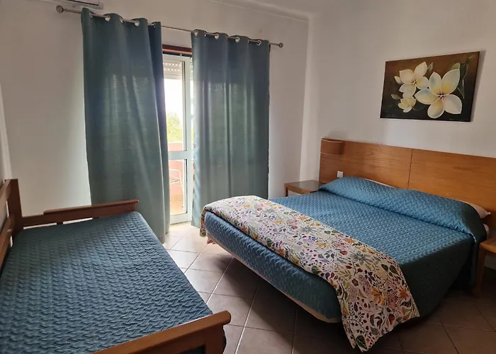 Portimao hotels near Continente Shopping Center Portimao