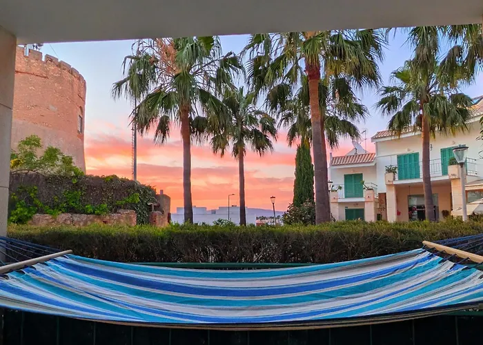 Charming Sunny Apartment Walk To Beach In Ferragudo admite animales