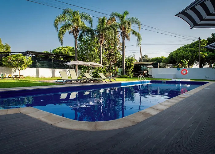Hoteles en Almancil