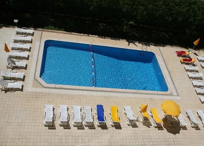Apartamentos Eirasol Albufeira Con un Casino