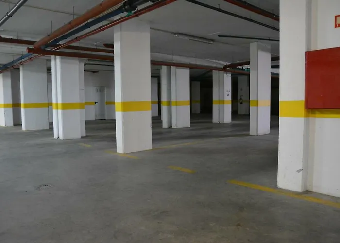 Armacao de Pera hotels near the Cova Redonda Beach