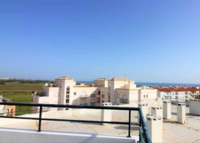 Quiet Apartment Overlooking The Swimming Pool Armação de Pêra acceptant les animaux